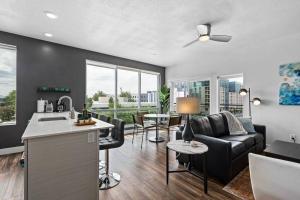Gorgeous Central City 2BD 2BA