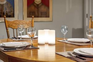 Escape to the Rockies but near Calgary Includes Free Parking and Banff Entry