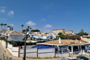 Ardhraubu Villa, Terra Cotta & Very Close to Sea
