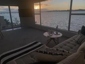 Harbour View Motel and Waterfront Apartments - 陶朗加