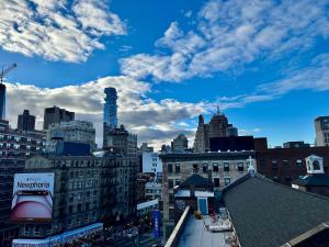 Luxury in Little Italy 2 Bedroom Private Balcony