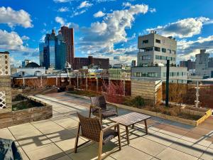 Luxury in Little Italy 2 Bedroom Private Balcony