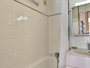 Charmant 2 pièces au pied des pistes, proche commerces, parking couvert - FR-1-455-258