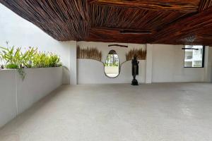 Comfy plounge pool studio