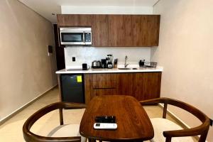 Comfy plounge pool studio