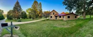 Chic Country Home W Sprawling Acreage - Портедж