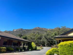 Golden Chain Country Plaza Motel Halls Gap