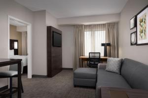 One-Bedroom Queen Suite with Sofa Bed room in Residence Inn Charlotte SouthPark