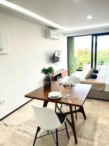 One 401 Stylish 1Br Ocean view Fast wifi