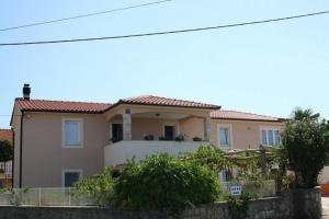 Große Wohnung in Gabonjin mit Eigener Terrasse