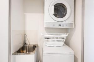 Circle on Cavill 2, 3, 4 & 5 Bedroom SkyHomes & SUB PENTHOUSES by Gold Coast Holidays