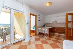 Appartement mit Balkon und Meerblick - b56275 