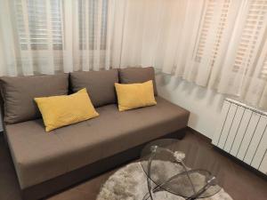 Große Wohnung in Gabonjin mit Großem Garten