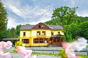 Hotel Růžové údolí - Pivonín