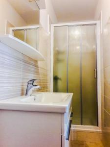 Appartement in Palit mit Privatem Balkon