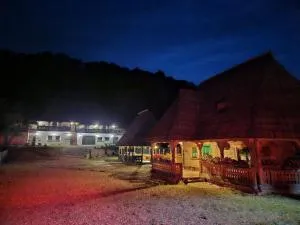 Casa Mariș - Berbeşti