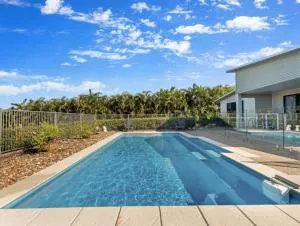 Family home with Sea views - Urangan