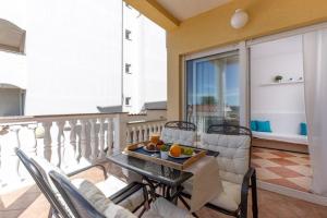 Appartement mit Balkon und Meerblick - b58022 