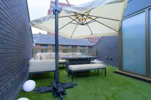 Townhouse East by CasaCity