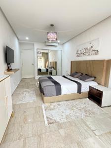 Fresh Modern Flat with spacious room and bathroom