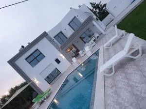 Villa LINA Djerba Haut Standing - Jāmi‘ al Guelloufi