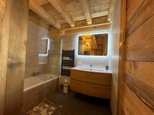 Appartements Chalet vue Mont Blanc avec jacuzzi exterieur : photos des chambres