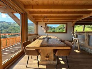 Appartements Chalet vue Mont Blanc avec jacuzzi exterieur : photos des chambres