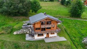 Appartements Chalet vue Mont Blanc avec jacuzzi exterieur : photos des chambres