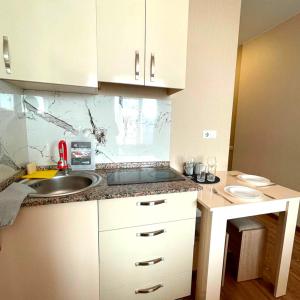 Comfortable Apartment#4 with Sea & Mountain view Free Wi-Fi Equipped for Long Term Stays