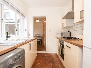 Quaint Victorian Cottage great transport to London - Pass the Keys