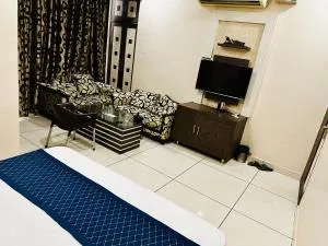 Sunshine Hotel - Sirsa