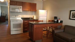 Deluxe King Suite - Non-Smoking room in Affordable Suites of America Portage