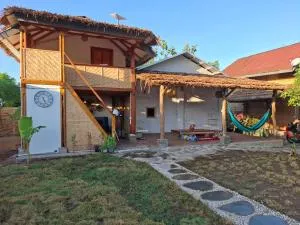 Villa Cats Huts - Labuberu