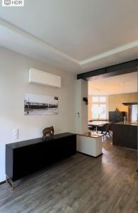 Klimaanlage, 5 Sterne Bahnhoftraum, 200qm Appartement "Waldzauber", 1200qm Garten, QR Code scannen für virtuellen Rundgang, Premium Ausstattung