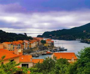 Appartements 1BR Apartment T2 54m2 Onde Marine 2nd floor Lift Wifi AC Parking : photos des chambres