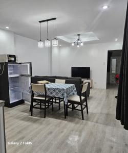 City Outside. Tranquility Inside. (2 Bedroom)