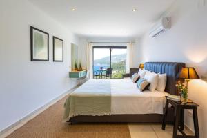 Villa Korsan- 8 Bedroom Villa with Private Pool and Sea View