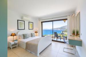 Villa Korsan- 8 Bedroom Villa with Private Pool and Sea View