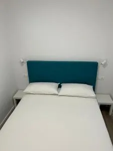 Nina & Teo - 波斯托伊纳