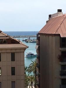 Ático reformado, luminoso y amplio