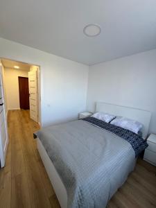 Modern&bright southwest apartment