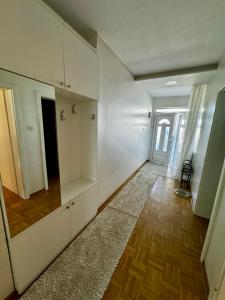 Lovely Apartment with terraceDivan apartman sa terasom