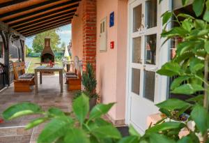 Guest house Studio apartman Marina - with jacuzzi, free parking, pet friendly