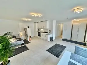 Privates Apartment mit Bad & Küche - 霍尔茨格尔林根