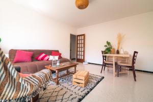 Chambre PRIVEE dans charmante maison cosy chez lhabitant