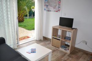 Maisons de vacances LES HIRONDELLES 2KM DE LA PLAGE-JARDIN-WiFi-PARKING-DRAPS ET SERVIETTES : photos des chambres