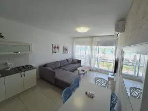 GK apartment Beauty - Bat Jam