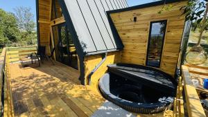 Cozy A-Frame Cabin with Private Hot Tub - Chiang Mai