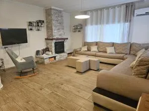 נווה סמדר - Giv'at Avni