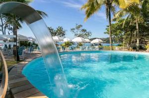 Excelente apartamento nr 317, 2dormitórios, Pé na Areia Praia das Toninhas com Piscina
